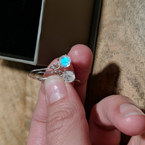 MADE in EARTH 🔥🔥 Rainbow Moonstone Drop Earrings - Picture 6 of 12